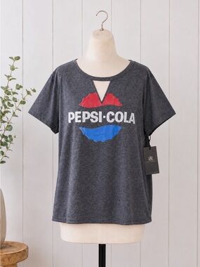 Rock & Republic Pepsi-Cola V-cut T-Shirt In Frost Grey - Women’s 2XL